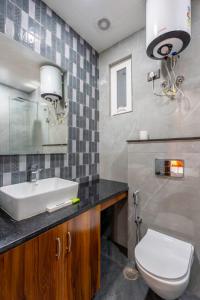Divine India Service Apartment Near Max Hospital, J-267