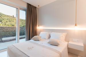 Gialova Hills 8