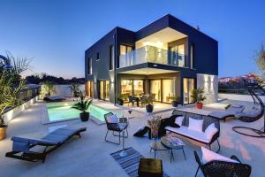 Villa Orion - Private Heated Pool, Sauna & Jacuzzi