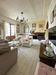 Pool Villa With Sea Views In Camaiore