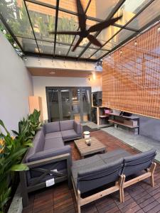 LYLAC Home Saigon NBK - Private Oasis 5BR Duplex in D1 near Japantown