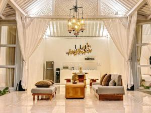 Hafrana Villa by AGATA - 700sqm 2BR Villa with Private Pool & Jacuzzi