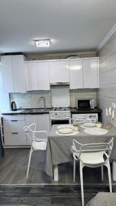 Lake & Park 3-Room Apartment