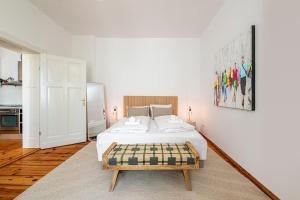 Stylish high-end apartment w direct lift access