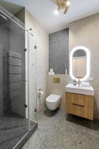 Stylish high-end apartment w direct lift access