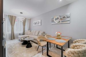 Luxury 1BR Retreat Next to Paradise Mall by Flat Mаnager