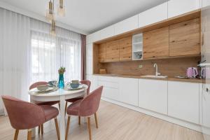 Rodzinny Apartament z Parkingiem w Kołobrzegu by Noclegi Renters