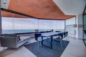 28-Luxury Penthouse With Stunning views Benalmadena!