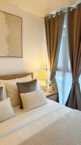Modern Cozy Japandi 1BR Uptown BGC