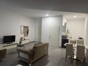 Modern & ground-level apartment
