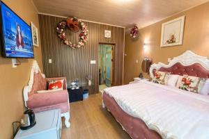 UpTree Hotel
