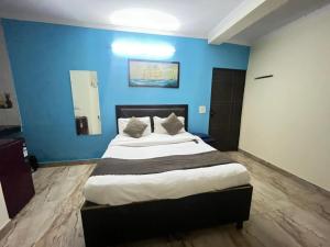 Hotel South embassy near Durgabai dekhmukh metro