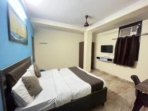 Hotel South embassy near Durgabai dekhmukh metro