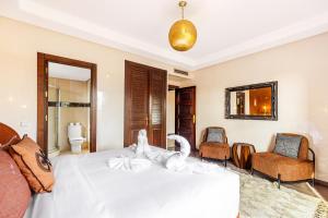 Résidence Eldorado - Chic Designer Gem - Swimming Pool - Gardens - Parking