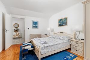 Domagoj Luxury Apartments with Pool & Seaview by Irundo