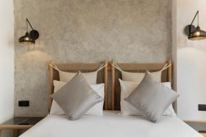 Limani Nikiti Suites