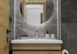 Limani Nikiti Suites