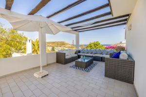 Spacious villa with sea view and heated pool - Luz