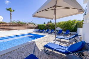 Spacious villa with sea view and heated pool - Luz