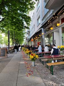 Spacious apartment in the historic center of Berlin Separate entrance