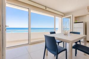 Torre Pali Beachside Retreat