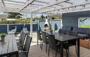 Four-Bedroom Holiday Home In Vaggerlose
