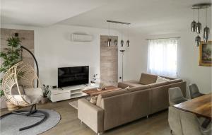 Pet Friendly Apartment In Kucice With House A Panoramic View