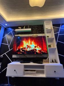 Marcus Tiny House - Black&White in Cabanatuan City
