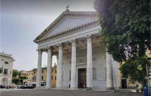 Stunning Apartment In Chiavari With Wifi