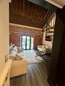 Waterfront Loft SA1- Popular Swansea Marina