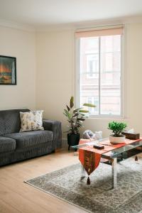 Westminster apartments with kitchen and separate bathroom near Big Ben