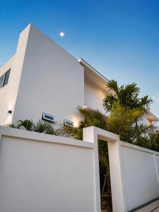 Breeze Bay Luxury Seaview Villa