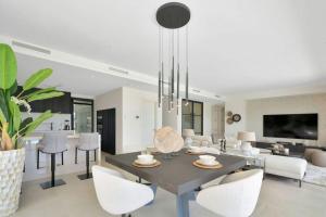 Luxurious 7-Bedroom Holiday House with Private Pool in Alicante