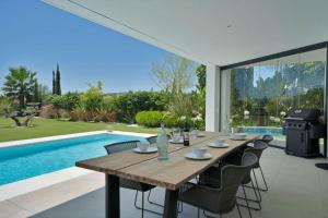 Luxurious 7-Bedroom Holiday House with Private Pool in Alicante