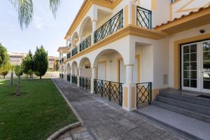 Lobo Apartment
