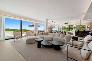 Luxurious 6-Bedroom House with Private Pool in Badia de Xabia