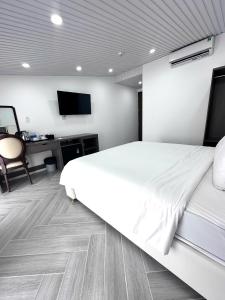 Paris Hotel Châu Đốc