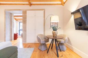 Flores Boutique Studio by LovelyStay