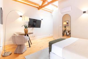 Flores Boutique Studio by LovelyStay