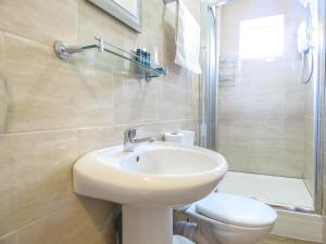 Tudors eSuites 5 Bedroom House #101R