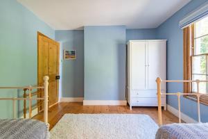 Pebble Beach Cottage by Keepers Cottages