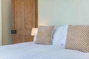 Pebble Beach Cottage by Keepers Cottages