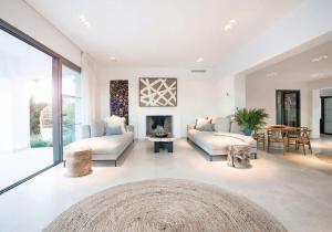 Luxurious Holiday House with Private Pool in Mlaga