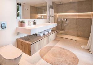Luxurious Holiday House with Private Pool in Mlaga