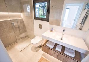 Luxurious Holiday House with Private Pool in Mlaga