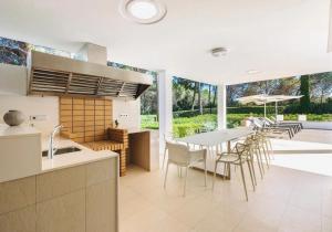 Luxurious 7-Bedroom Holiday House in Pescola with Pool