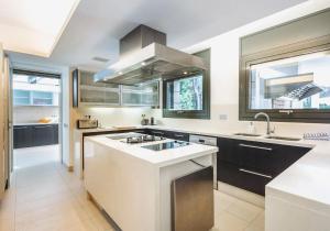 Luxurious 7-Bedroom Holiday House in Pescola with Pool