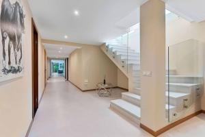 Luxurious 7-Bedroom Holiday House with Private Pool in Estepona