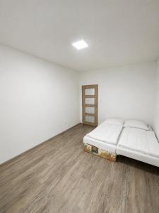2KK Apartment near Prague