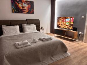Rina Main Square View Apartment
